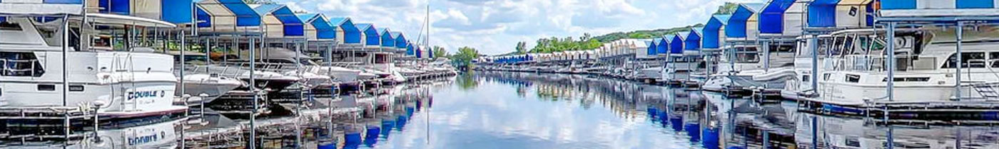 bayport harbor with boats